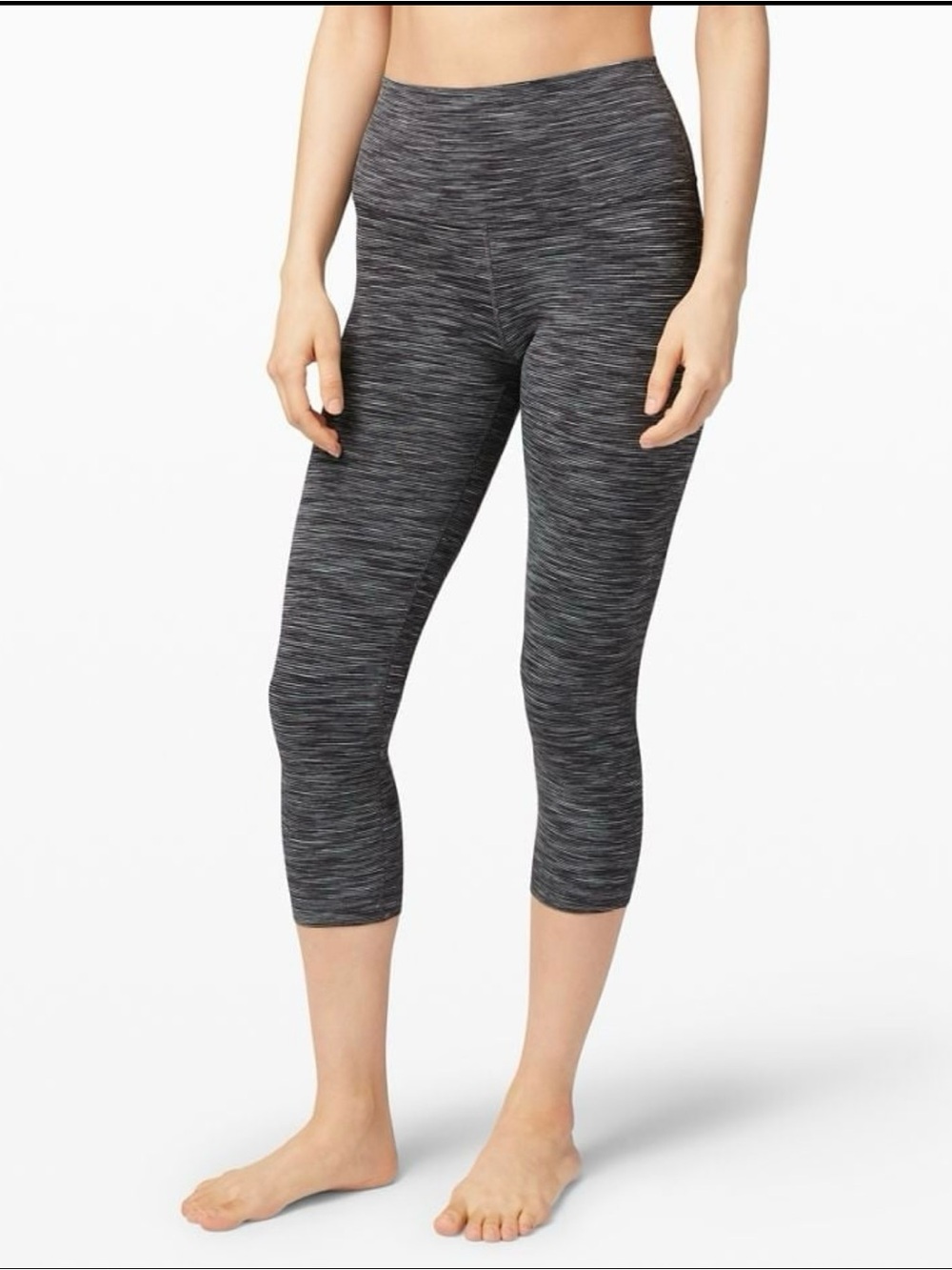Lululemon Align Crop *21"
Wee Are From Space Dark Carbon Ice Grey Size 8